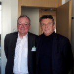 Présentation d'AMADYS à Mr Philippe Berta, à droite, Député du Gard et Président de la Commission des Maladies orphelines à l'Assemblee Nationale, par Michel Devèze, administrateur