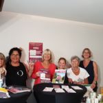 Chantal Guérin, au centre avec le poster, Déléguée, expose à Gravelines (59) aux bains de l'AA avec ses amies - 25/07/2020